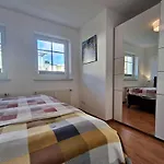 Waldstrasse 05
